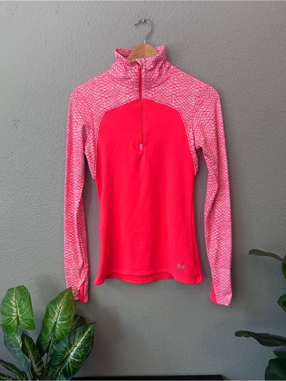 Under Armour Neon Pink Quarter-Zip Performance Pullover Size Small